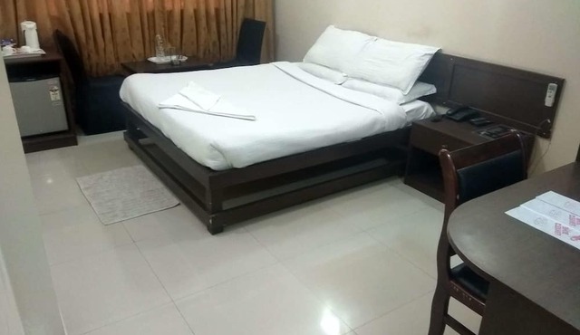 JK Rooms 108 Hotel Royal Regency