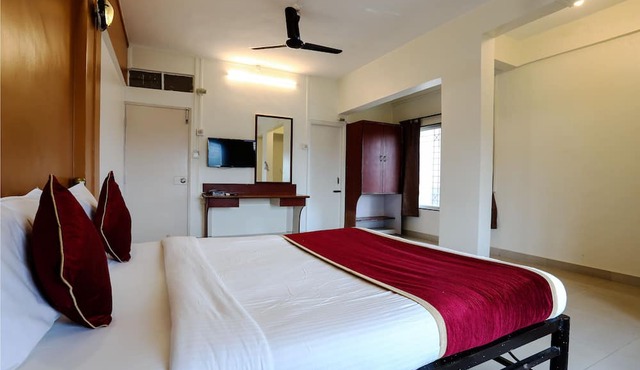 HMR Royal Inn