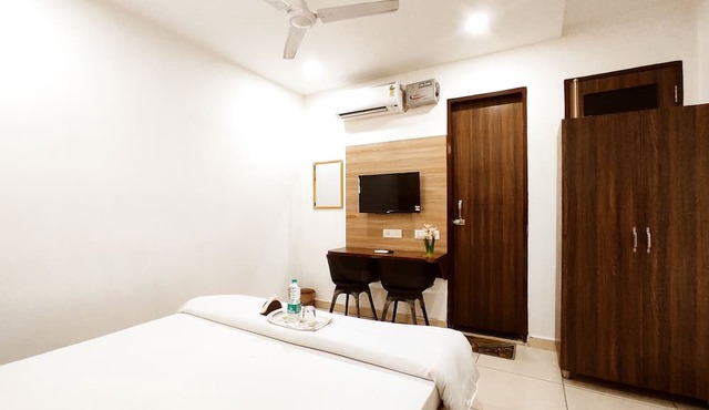 HOTEL COLLECTION INN