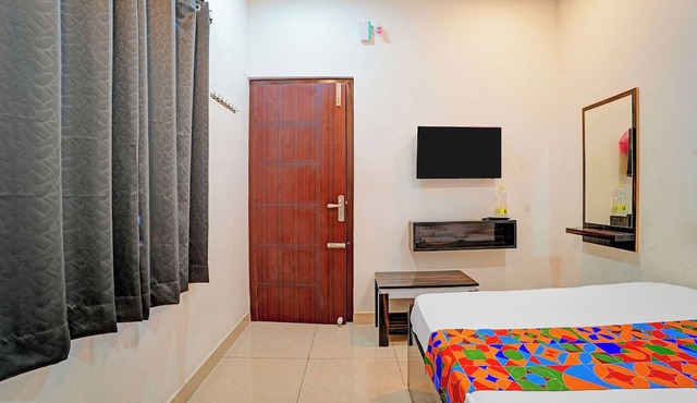 Fabhotel Gold Residency