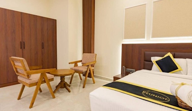 Reunion DeHomes - Premium Suites
