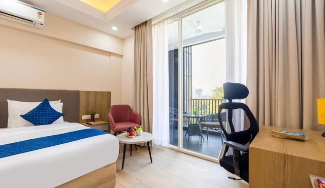 Limewood Signature - Huda City Centre