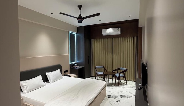 Bharat Inn Hotel And Restaurant