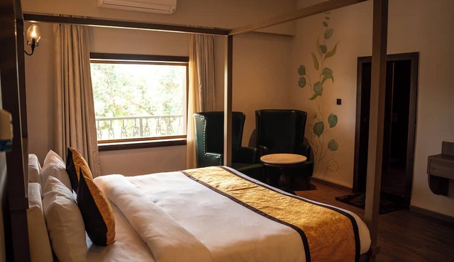 Narwar Lakefront Resort