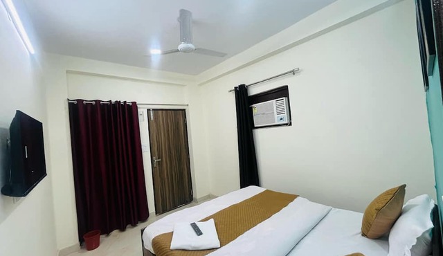 Roomshala Hotel Anmol