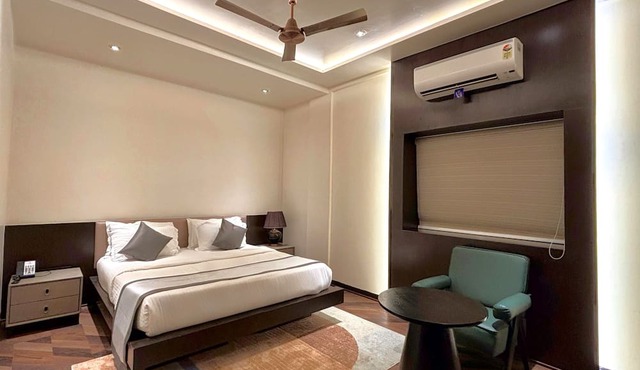The Long D Hotel and Banquet