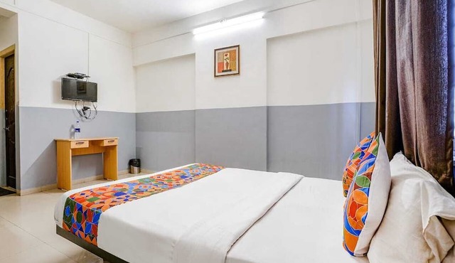 Hotel Bhakti Sankul