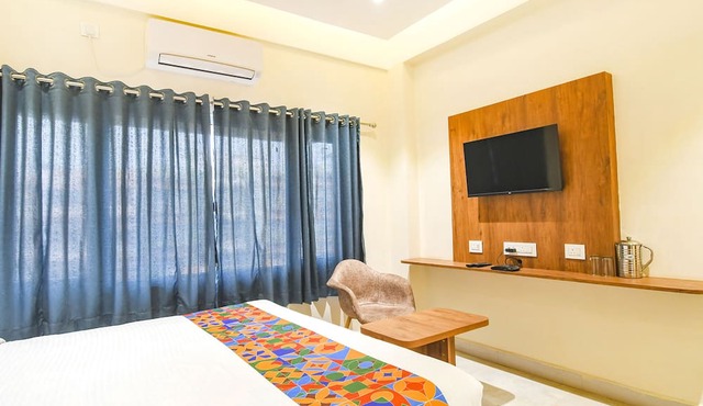 Fabhotel Prime The Golden Plaza