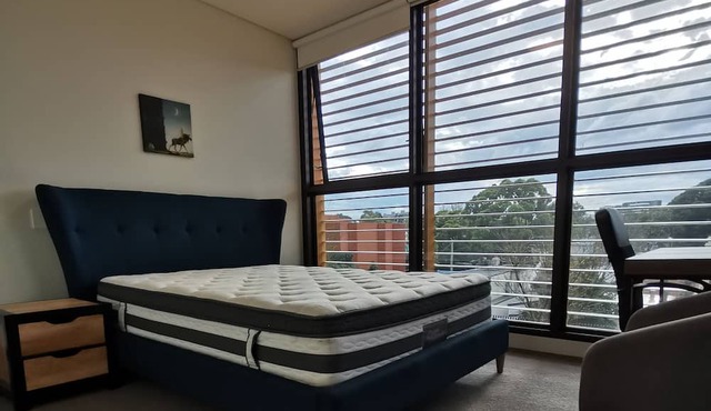 Fully Furnished 2B2B, all room Large Sunny, Next to station, One stop to city