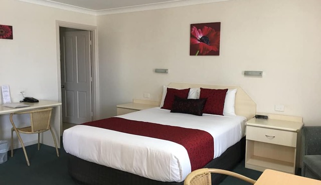 Tuckerbox Motor Inn