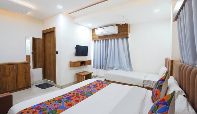 Fabhotel Royal King