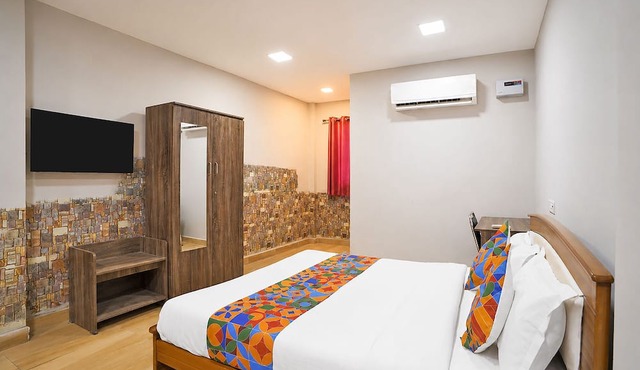Fabhotel Moon Stay - Nr Urappakkam Railway Station