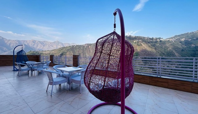 Sach Hotel & Resort Masoori