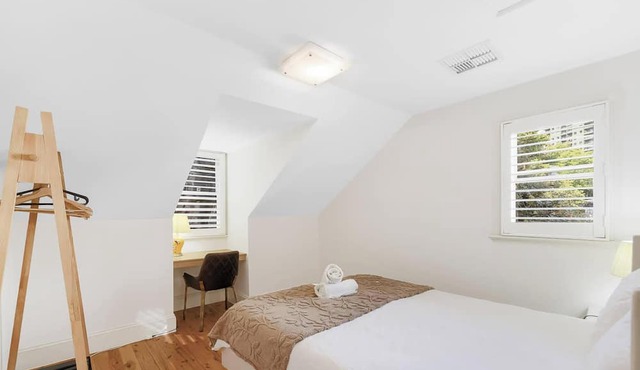 Metawise Luxury 3BR Terrace in The Heart of Sydney