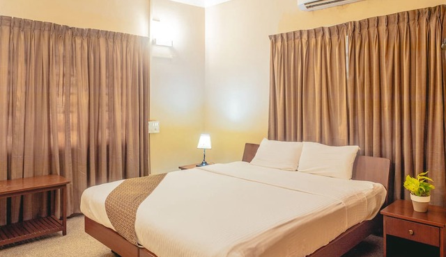 Hanu Reddy Residences Wallace Garden