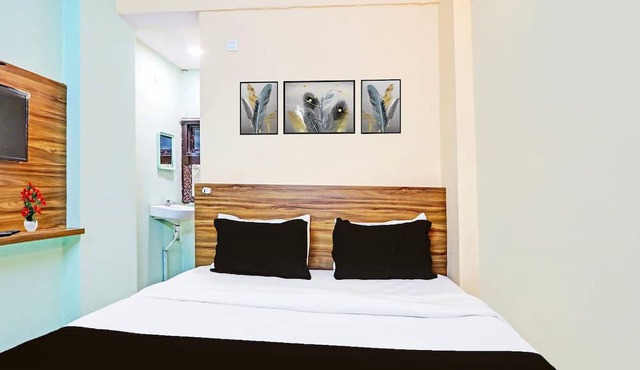 Super Deluxe Room Laxmi Residency
