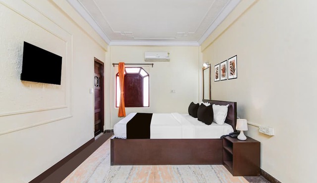 Deluxe Blue Moon Guest House