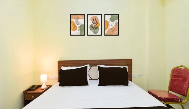 Deluxe Hotel Godavari