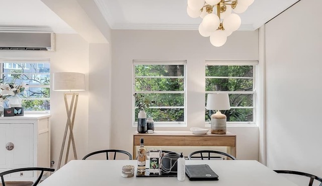 Getawayz NSW - Heatherbrae I - Luxurious 3 Bed Apartment, World Class Harbour Bridge Views.