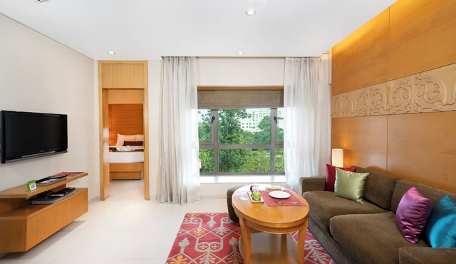 Oakwood Residence Naylor Road Pune
