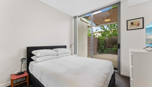 Tranquil 1-Bed Apartment with Courtyard, Pool, BBQ