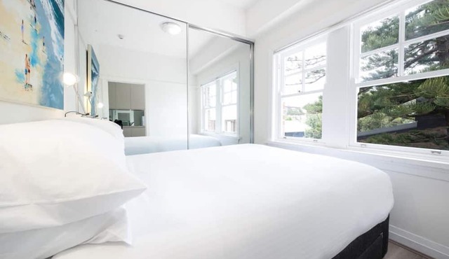 Snug 1-Bed Unit Across from Bondi Beach