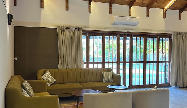 StayGuru Luxury Villa