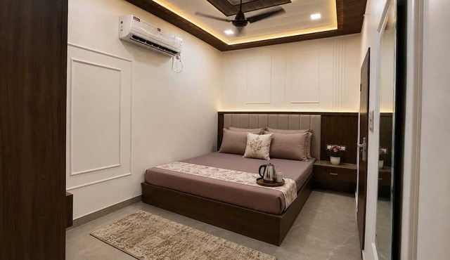 Comfort & Convenience Near Shri Krishna Janmabhoomi Temple