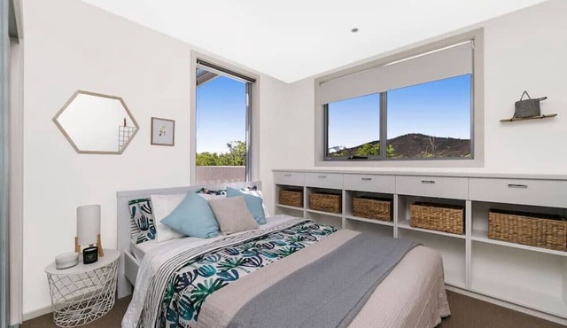 3BR Braddon Flat, 8 mins walk to CBD