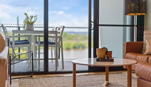 Luxurious Waterfront Unit with Breathtaking Views