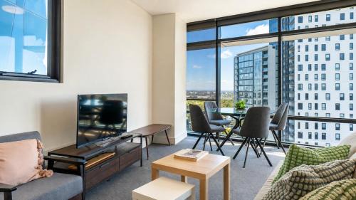 Olympic Park 1BR with Views & Parking