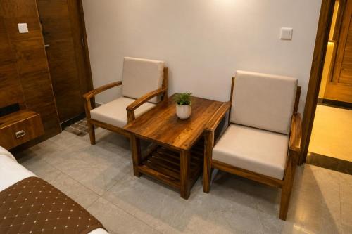 Hotel Kartikey Near Jio Centre