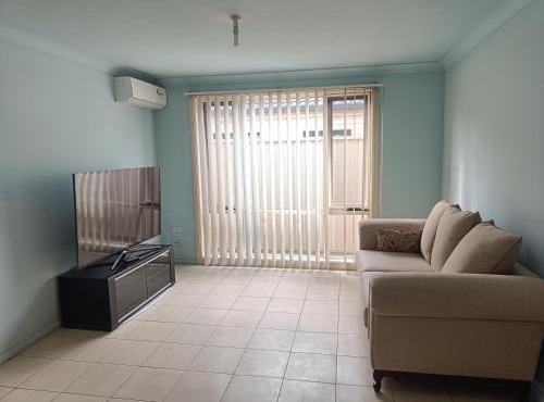 Budget Queen Room in Shared House - 49a3