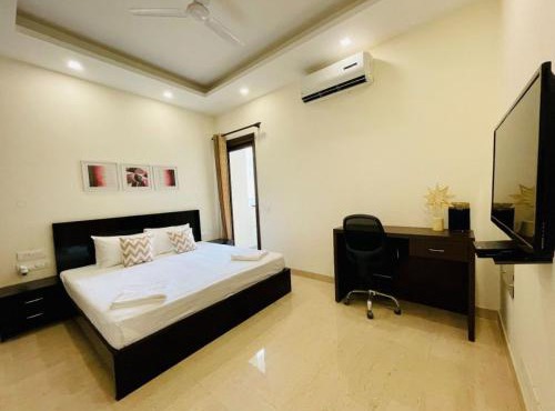 BluO Studio DLF CyberCity - Kitchen, Balcony, Lift