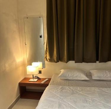LEO Deluxe & Suite Room