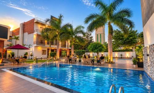 Hotel Bella Vento Luxury Stay Near CGC Landran Mohali Chandigarh