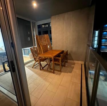 Executive 2B2B Luxury Apartment Barton- 7-10 min walk to PH, M-Oval & Lake BG