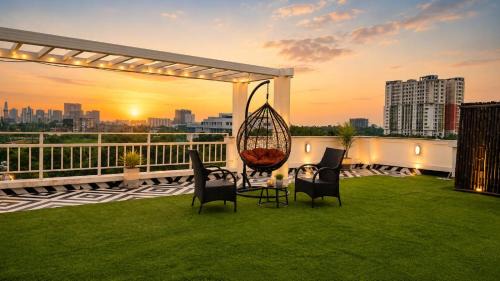 BluO Lake View 1BHK New Town - Terrace Garden