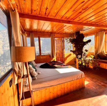 ITW- Into The Wild Tree House , Jibhi