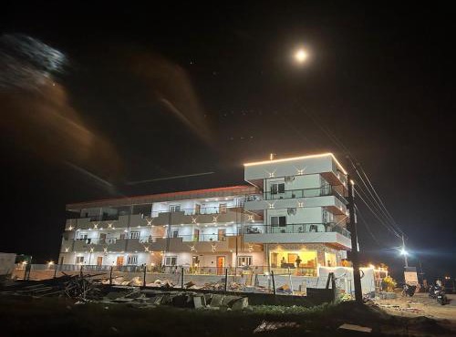 S R RESORTS