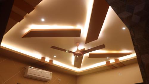 Vrindavan Guest house Near by Bhimashankar Road Pune