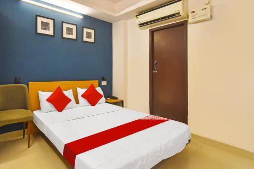 Hotel O Grand Residency Near Kasi Talkies