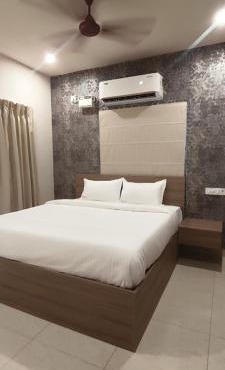 Skyline Suites