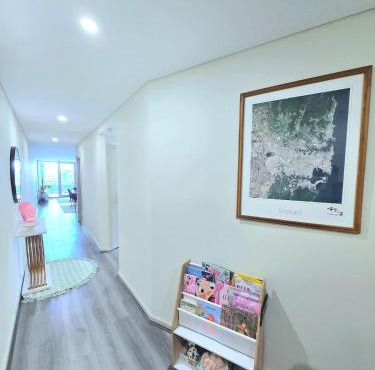 Cozy Yet Modern Stay near Train Station and Hospital