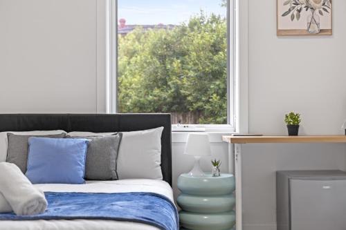 Inviting Double Room with Ensuite Bath Sunlit Comfort at Matraville - Shared Kitchen