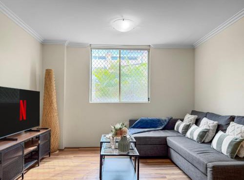 Woolloomooloo NSW - 3 Bedroom Apartment with 1 Parking Space