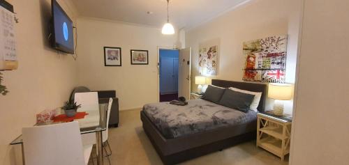 Apartment in Griffith with Free Parking & Wi-fi