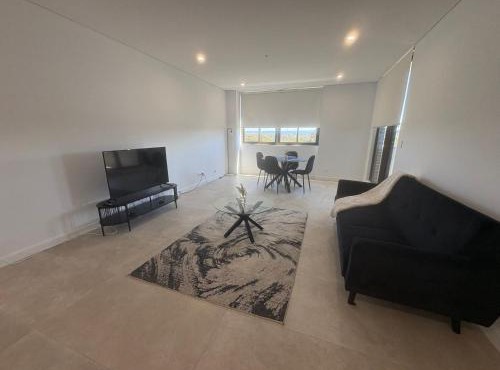 Near New Spacious Apt w Mountain Views!