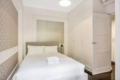 Henrietta's Gem - Close to cafes, shops and more