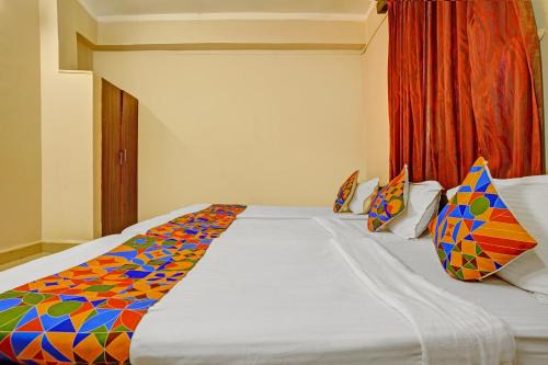 FabHotel 4 Pillar